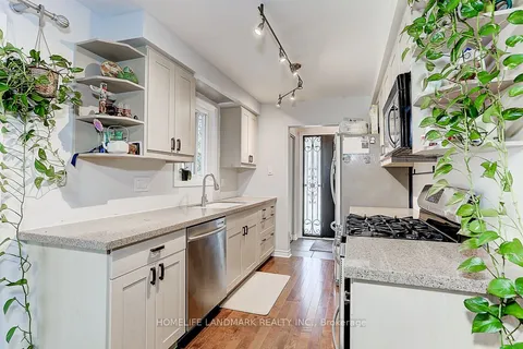 219 Palmer Ave, Richmond Hill, ON L4C 4Z4