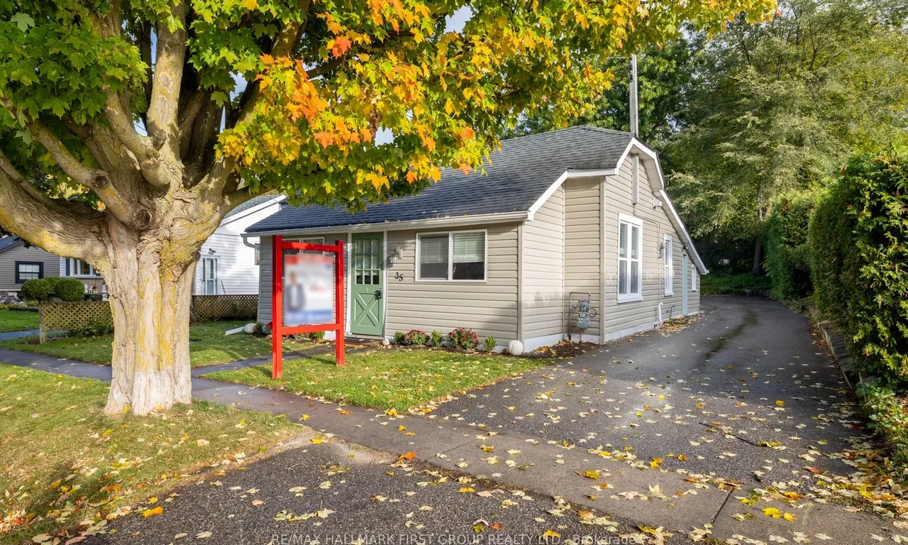 35 Bell St, Uxbridge, ON L9P 1K9