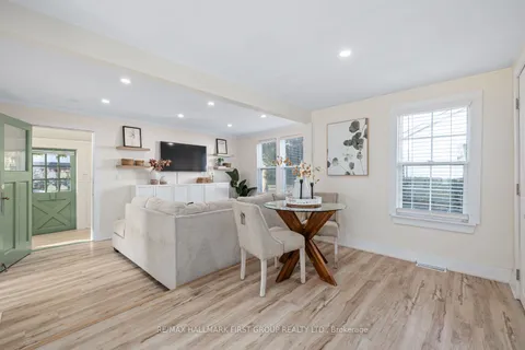 35 Bell St, Uxbridge, ON L9P 1K9