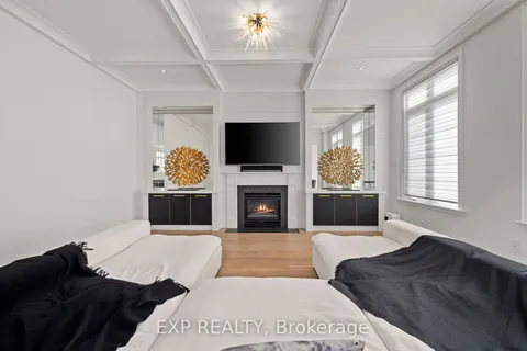 102 Vines Pl, Aurora, ON L4G 0R7