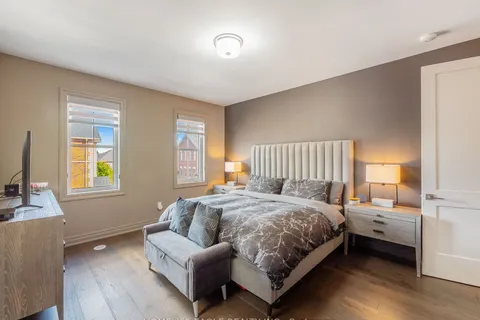 9881 Keele St, Vaughan, ON L6A 5B2