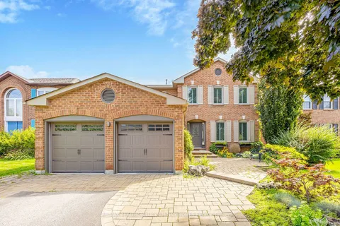 126 Aitken Circ, Markham, ON L3R 7L8