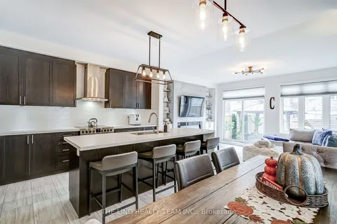 70 Walter Proctor Rd, East Gwillimbury, ON L9N 0L6
