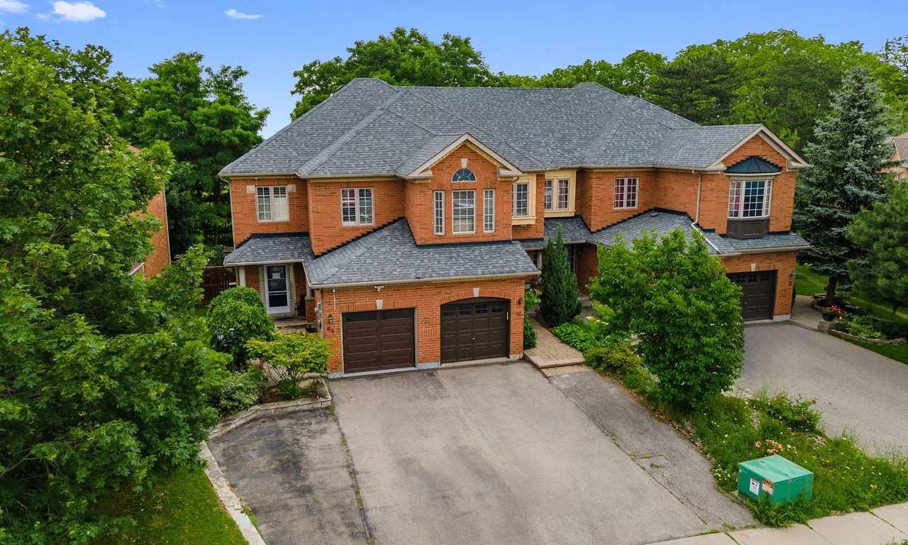 66 Jordanray Blvd, Newmarket, ON L3X 2P8