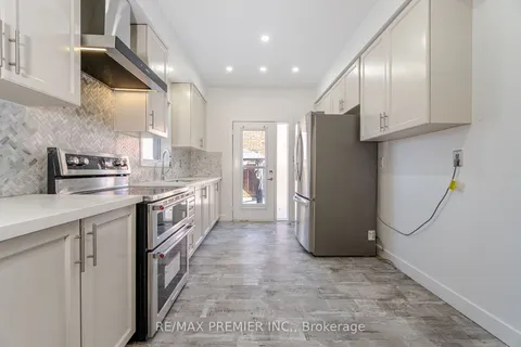 80 Heathcliffe Dr, Vaughan, ON L4H 0V2