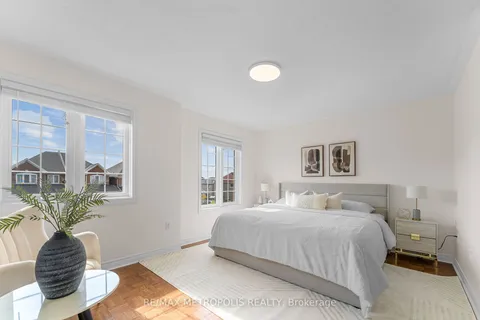 20 Christephen Cres, Richmond Hill, ON L4S 2S6