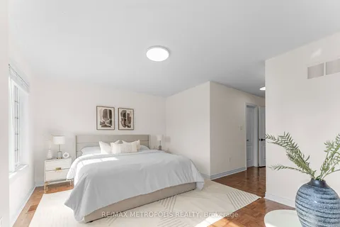 20 Christephen Cres, Richmond Hill, ON L4S 2S6