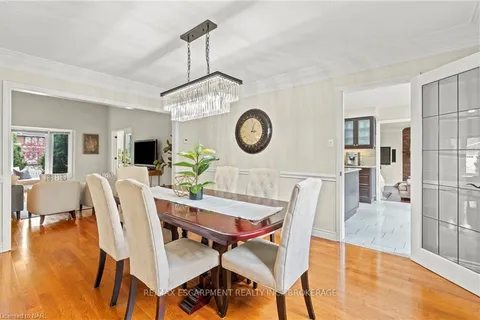 31 BLOOMFIELD Tr, Richmond Hill, ON L4E 2J8