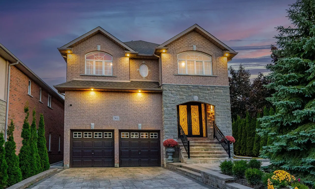 301 Weldrick Rd, Richmond Hill, ON L4C 0R7