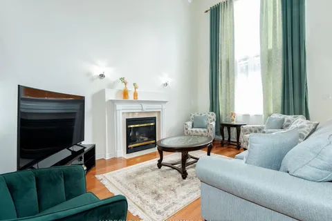301 Weldrick Rd, Richmond Hill, ON L4C 0R7
