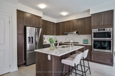 57 Terrain Crt, East Gwillimbury, ON L9N 1M8