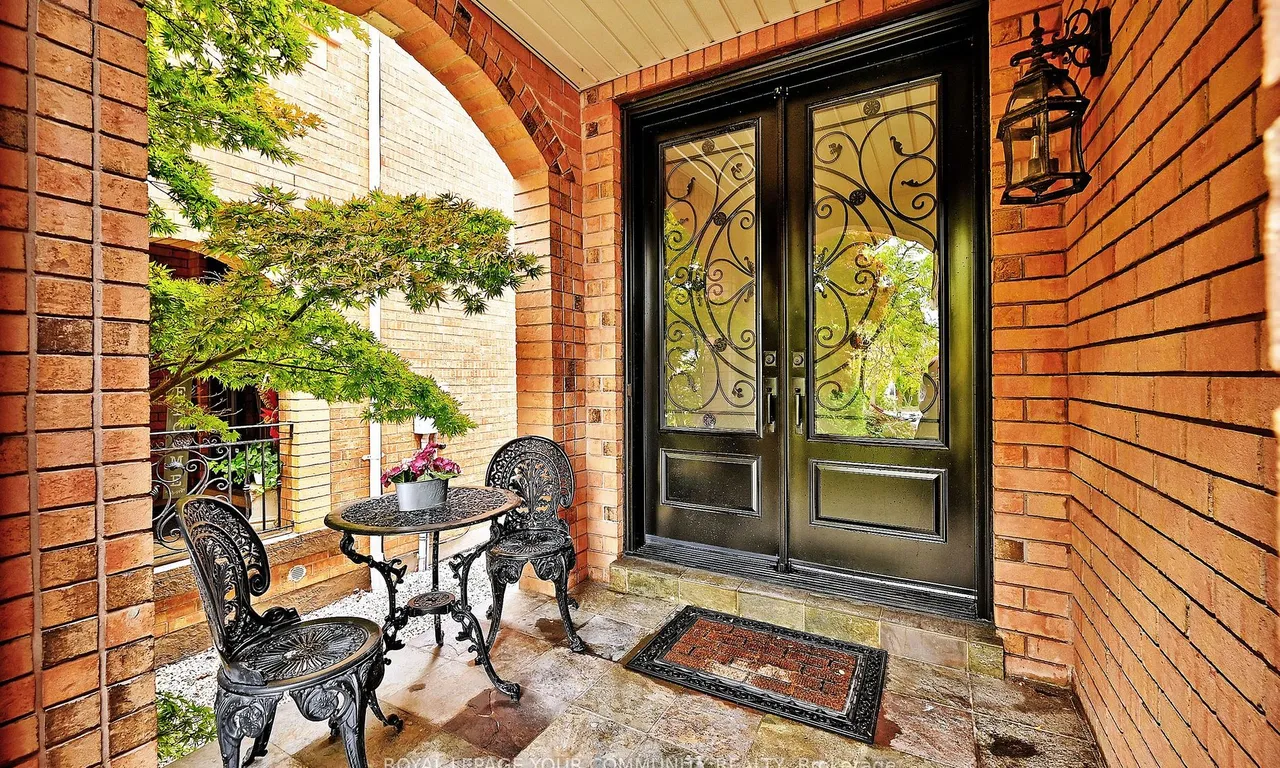 94 Monterey Rd, Vaughan, ON L4H 1V8