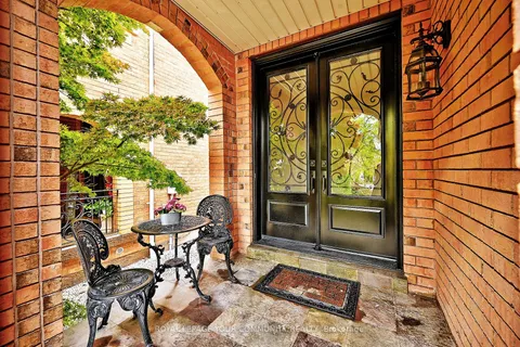 94 Monterey Rd, Vaughan, ON L4H 1V8