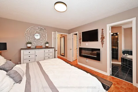 94 Monterey Rd, Vaughan, ON L4H 1V8