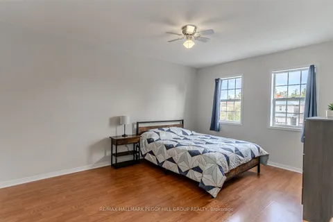 114 Maplewood Dr, Essa, ON L0M 1B4