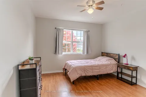114 Maplewood Dr, Essa, ON L0M 1B4