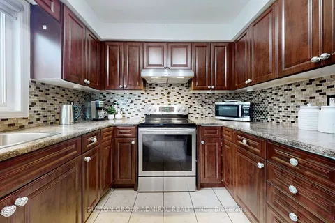 64 Eddington Pl, Vaughan, ON L6A 3P3