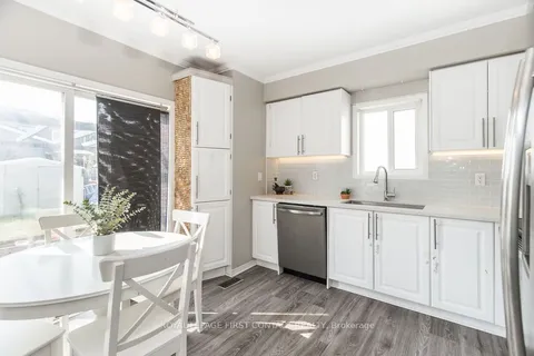 25 Truax Cres, Essa, ON L3V 0C2