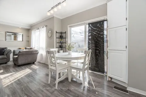 25 Truax Cres, Essa, ON L3V 0C2