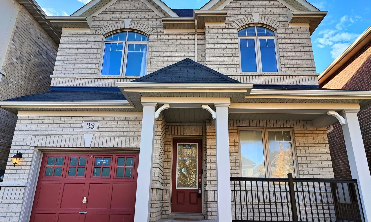23 Foxberry Rd, East Gwillimbury, ON L0G 1V0