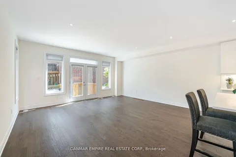 27 Hiawatha Crt, Vaughan, ON L4L 0J2