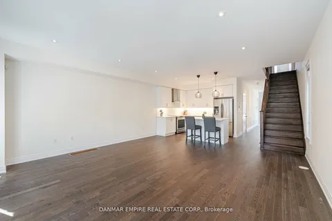 27 Hiawatha Crt, Vaughan, ON L4L 0J2