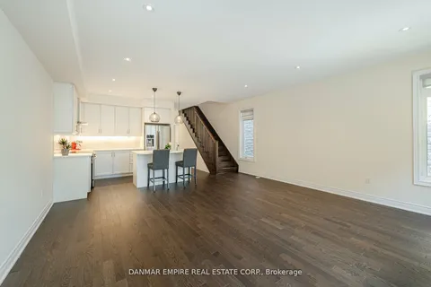 27 Hiawatha Crt, Vaughan, ON L4L 0J2