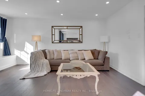 7 Hawtin Lane, Aurora, ON L4G 7L4