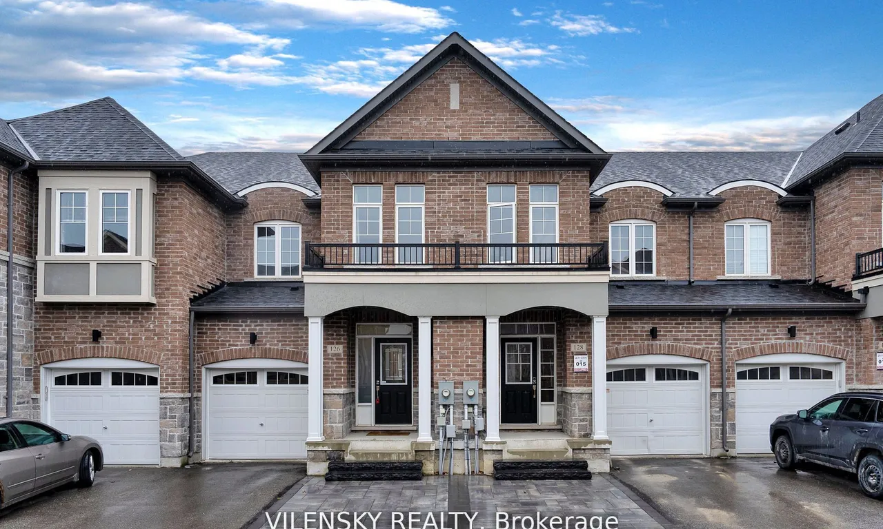 126 Maguire Rd, Newmarket, ON L3X 0M1