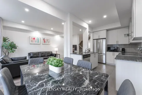 126 Maguire Rd, Newmarket, ON L3X 0M1