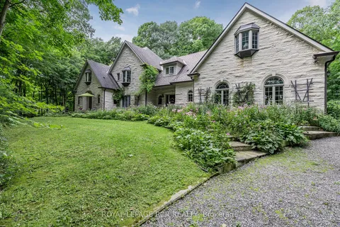 11 Hidden Forest Dr, Whitchurch-Stouffville, ON L4A 1Z5