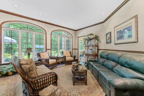 11 Hidden Forest Dr, Whitchurch-Stouffville, ON L4A 1Z5