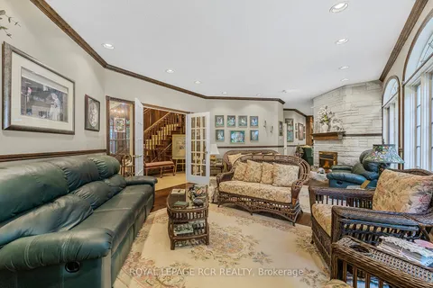 11 Hidden Forest Dr, Whitchurch-Stouffville, ON L4A 1Z5