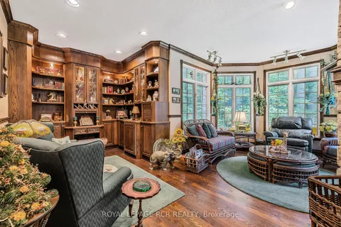 11 Hidden Forest Dr, Whitchurch-Stouffville, ON L4A 1Z5