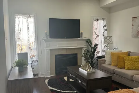 42 Paulgrave Ave, Georgina, ON L4P 0B7