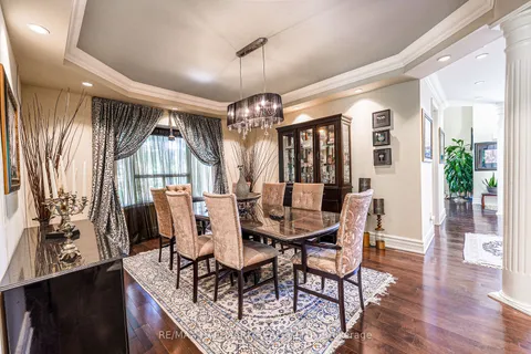 3 Marbrook St, Richmond Hill, ON L4C 0L1