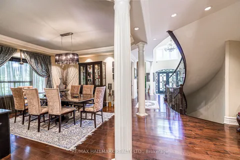 3 Marbrook St, Richmond Hill, ON L4C 0L1