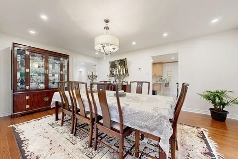 898 Stonehaven Ave, Newmarket, ON L3X 1K7