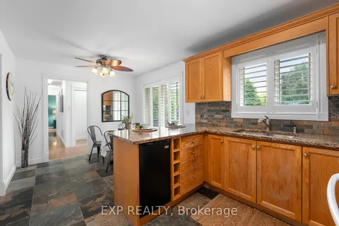 8 Griffith Ave, Georgina, ON L0E 1N0