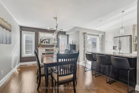 67 Mynden Way, Newmarket, ON L3X 3A9