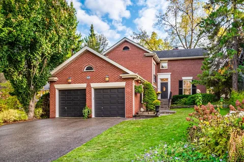 49 Cousins Dr, Aurora, ON L4G 1B5