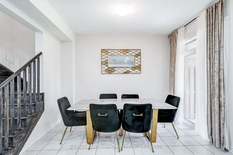 90 FERRAGINE Cres, Bradford West Gwillimbury, ON L3Z 4K2