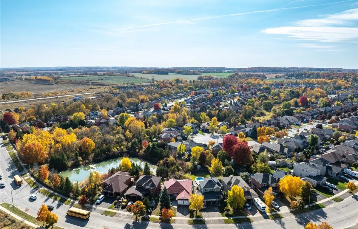 1914 Webster Blvd, Innisfil, ON L9S 2A6