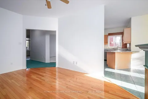 1914 Webster Blvd, Innisfil, ON L9S 2A6