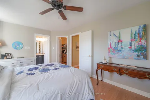 63 Watkins Glen Cres, Aurora, ON L4G 7S6