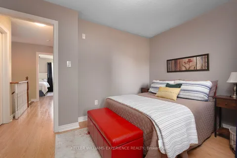 63 Watkins Glen Cres, Aurora, ON L4G 7S6