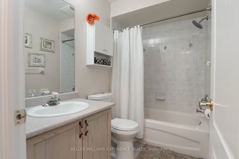 63 Watkins Glen Cres, Aurora, ON L4G 7S6