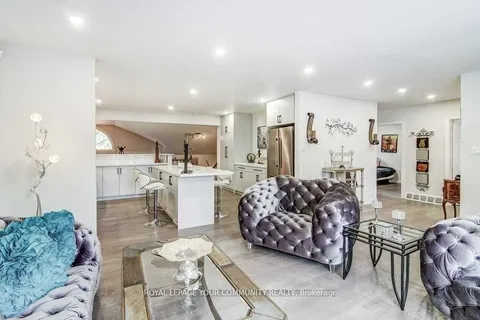 768 Grace St, Newmarket, ON L3Y 2L3