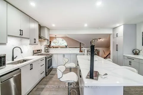 768 Grace St, Newmarket, ON L3Y 2L3
