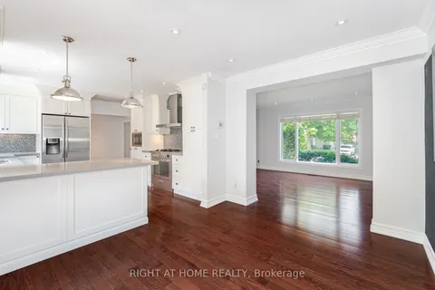 125 Woodward Ave, Markham, ON L3T 1G1